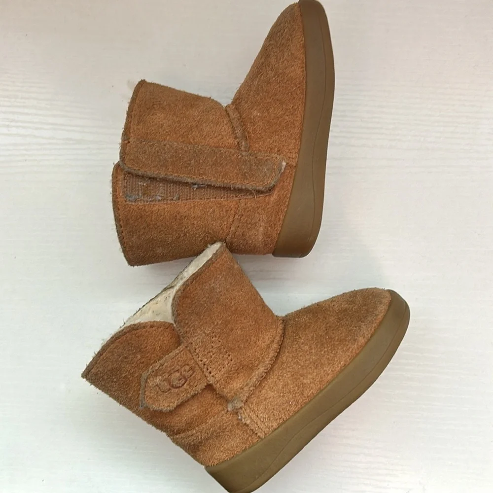 Keelan Toddler Ugg Boots Chestnut Size 2/3